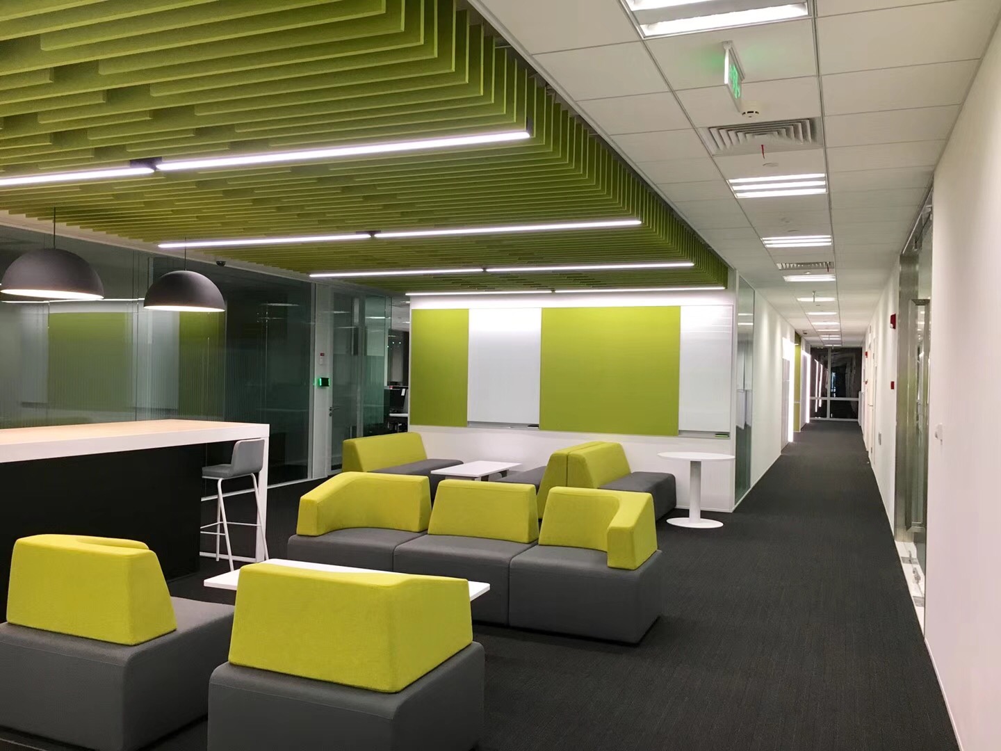 オフィスの天井